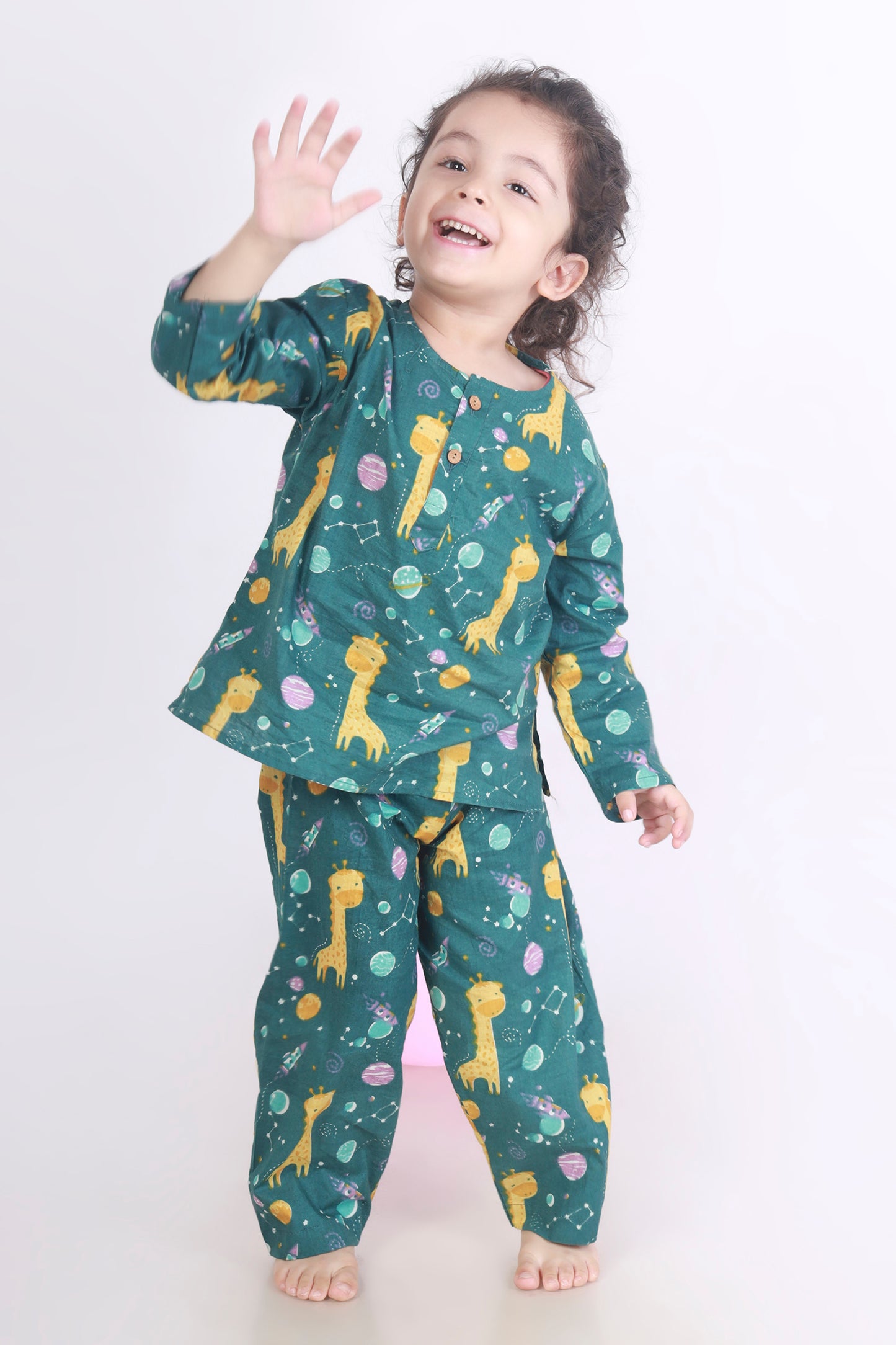 green giraffe print cotton kurta pajama nightsuit for kids