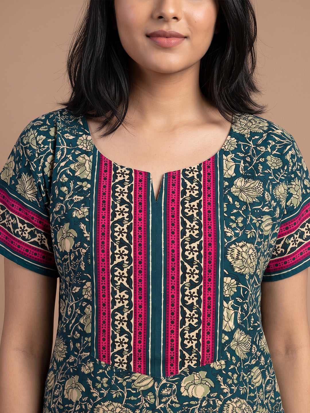 Women_blue_floral_nightgown_nighty_maternity_maternity_close_up